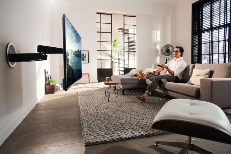 Vogel's MotionMount (NEXT 7355) Elektrisch draaibare tv-muurbeugel - Geschikt voor 40 tot 65 inch tv's tot 30 kg - Draaibaar (tot 120°) - Ambiance